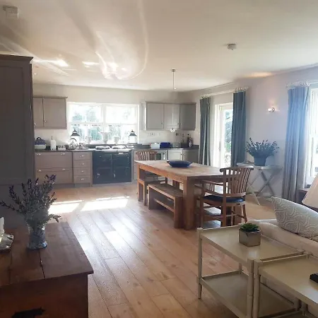 Mara House * 朗德斯顿